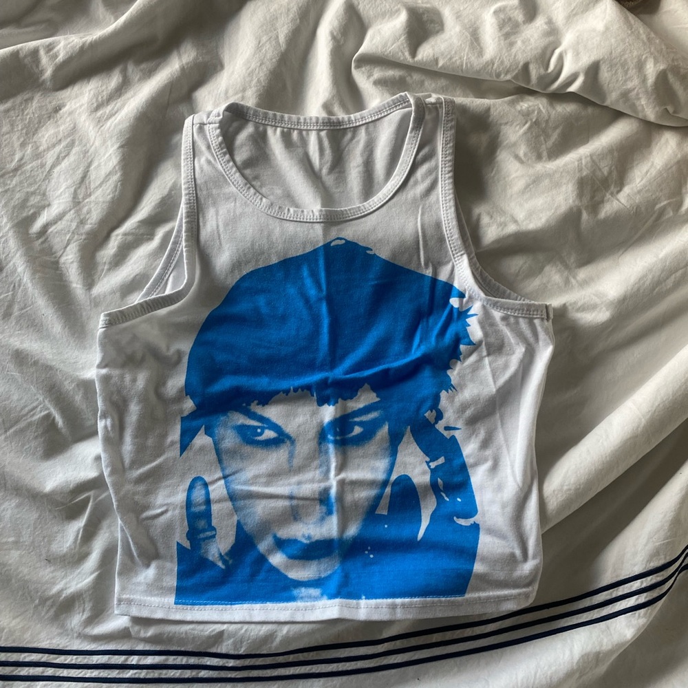 Bella hadid graphic tee
